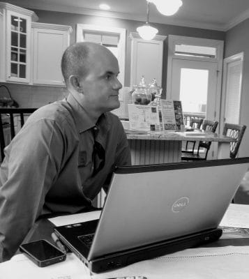 Builder discussing deposits